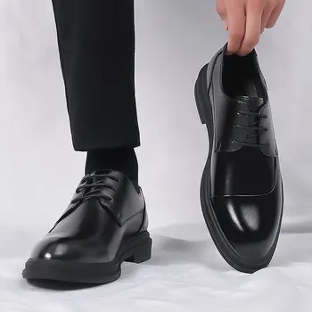 Черные мужские модельные туфли из джентльменской кожи в деловом стиле с острым носком, Новинка 2023 года, удобная однотонная Мужская обувь на резиновой подошве